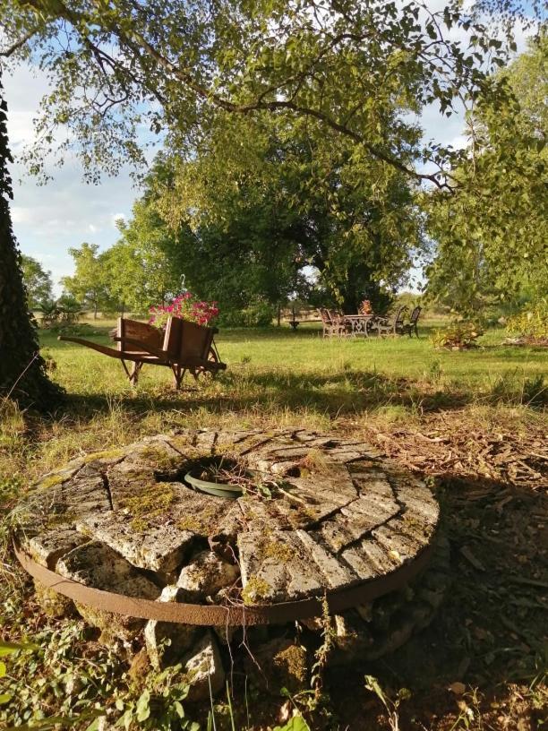Апартаменты Domaine Moulin De Quincenat Champagnat  Экстерьер фото